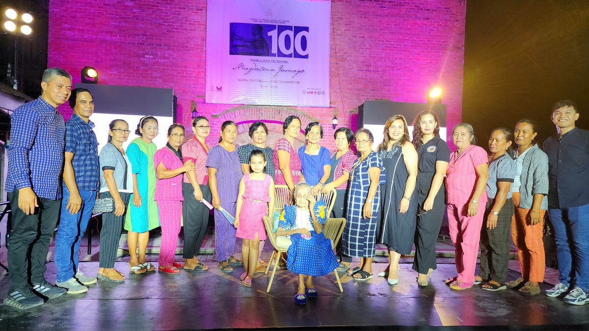Gamayo and the weavers of Lumbaan-Bicbica in Pinli, Ilocos Norte, with Dr. Edwin V. Antonio, vice head of the NCCA National Committee on Northern Cultural Communities and director of the Sagut 100 program.